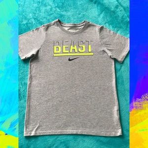 Boy Nike shirt (L)